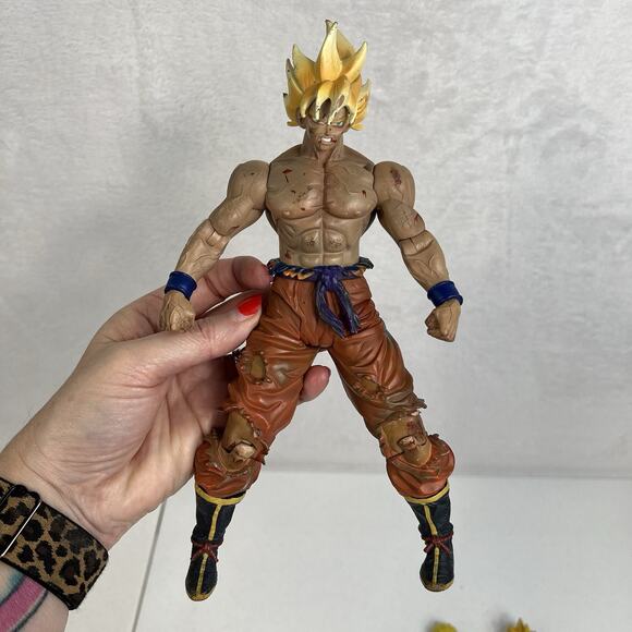DBZ Movie Collection Battle Damaged S.S Goku Figure Specialty Dragon Ball Z - Picture 3 of 16